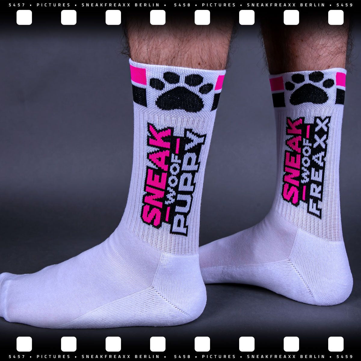 SNEAKFREAXX Woof Puppy Socks White Pink