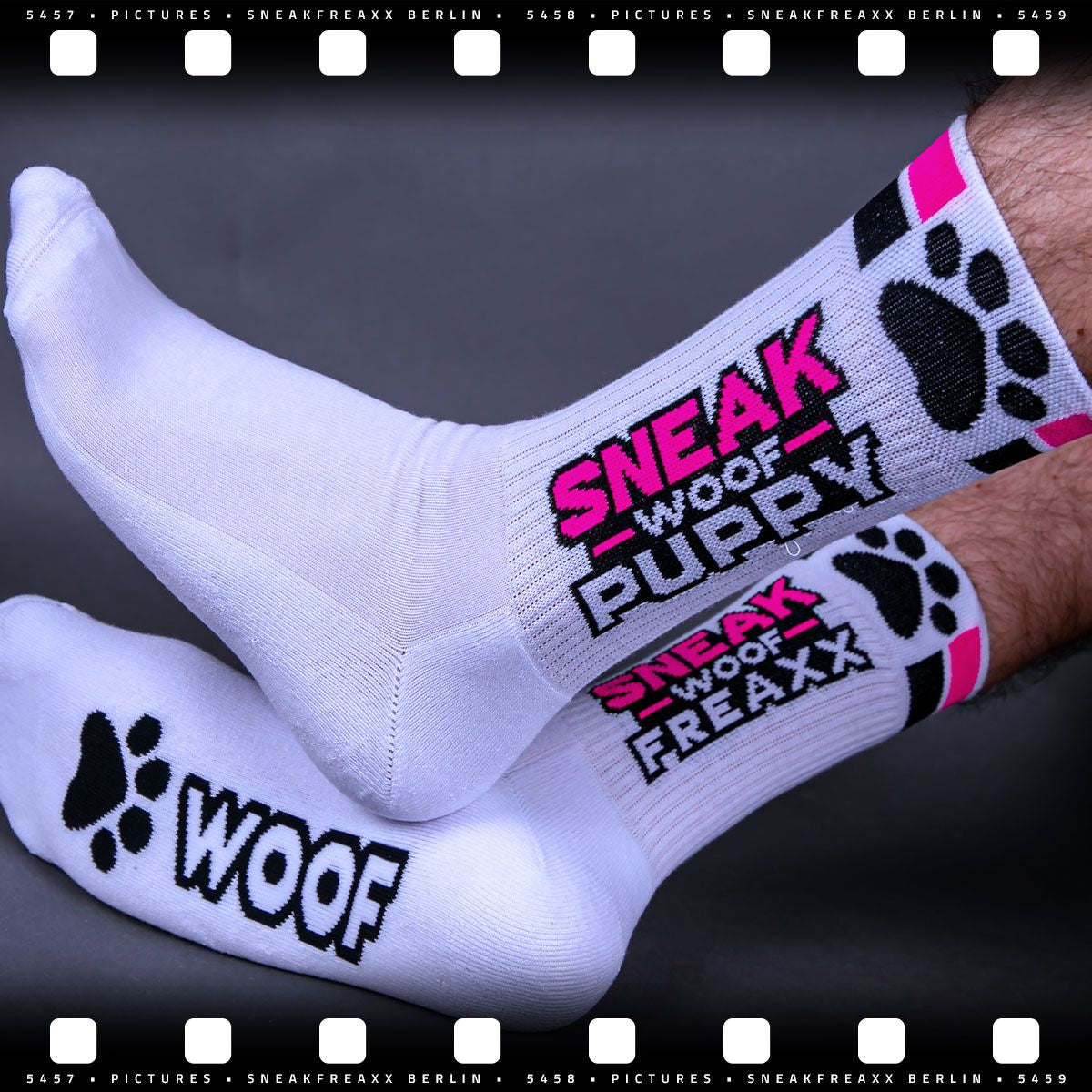 SNEAKFREAXX Woof Puppy Socks White Pink