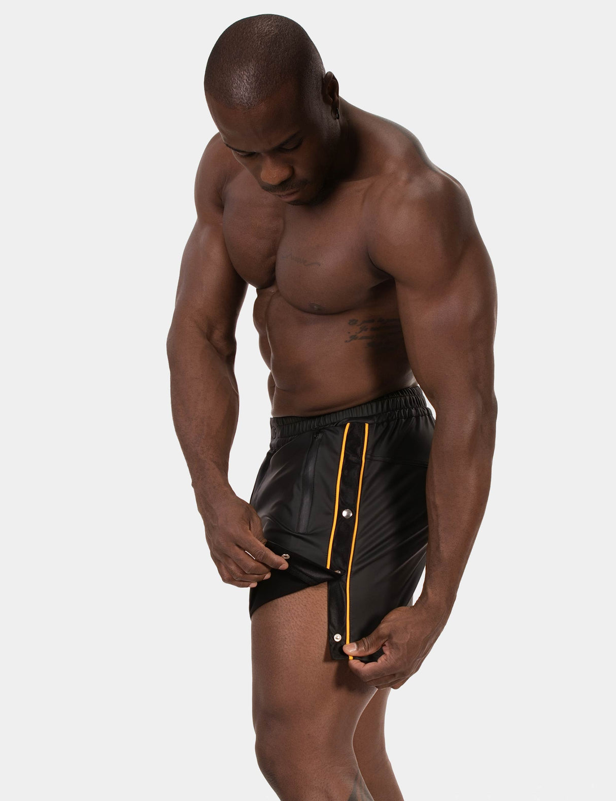 Barcode Berlin Short Fuad Black Yellow