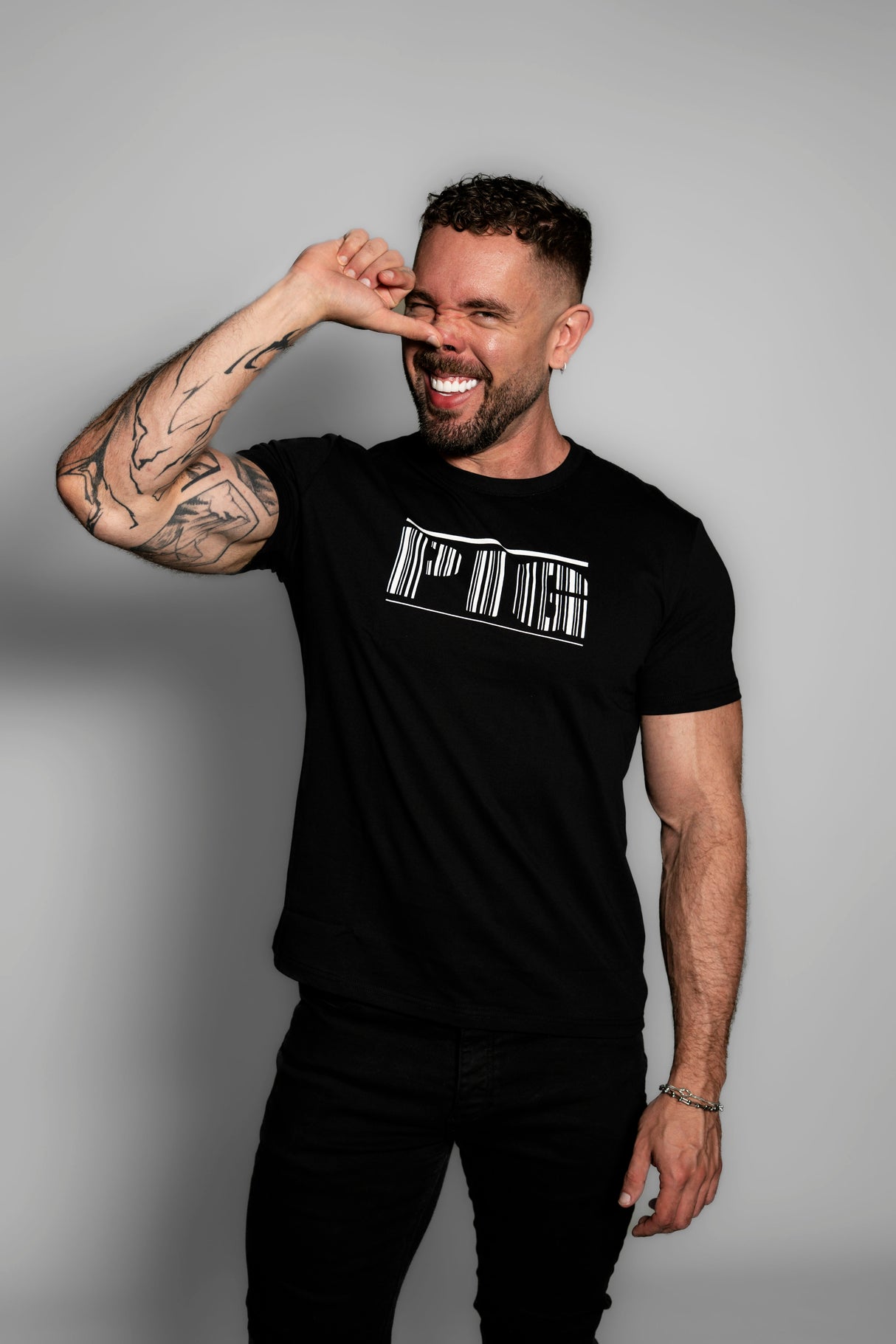 ruff GEAR Barcode Graphic T-Shirt PIG