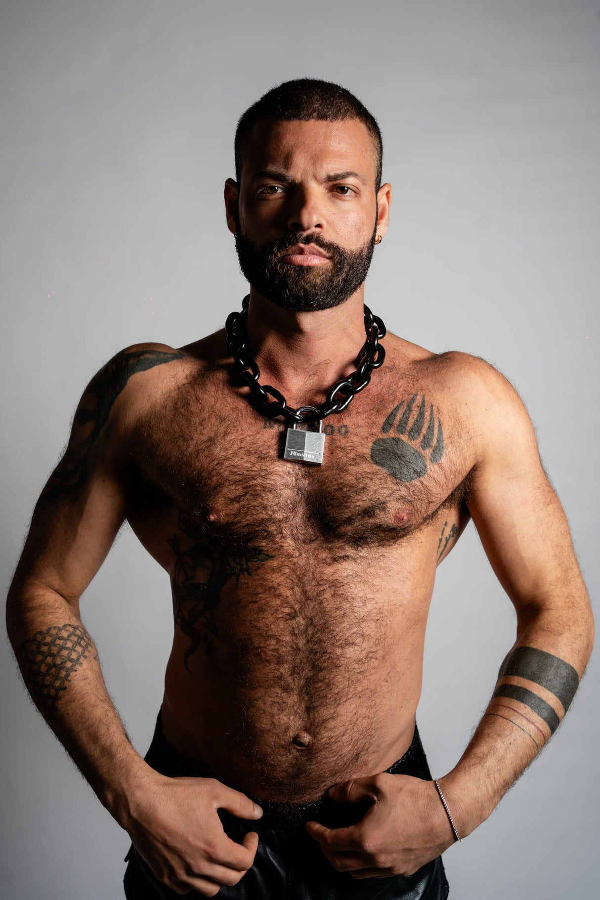ruff GEAR Pitbull Chain 8mm with 40mm Master Lock Black