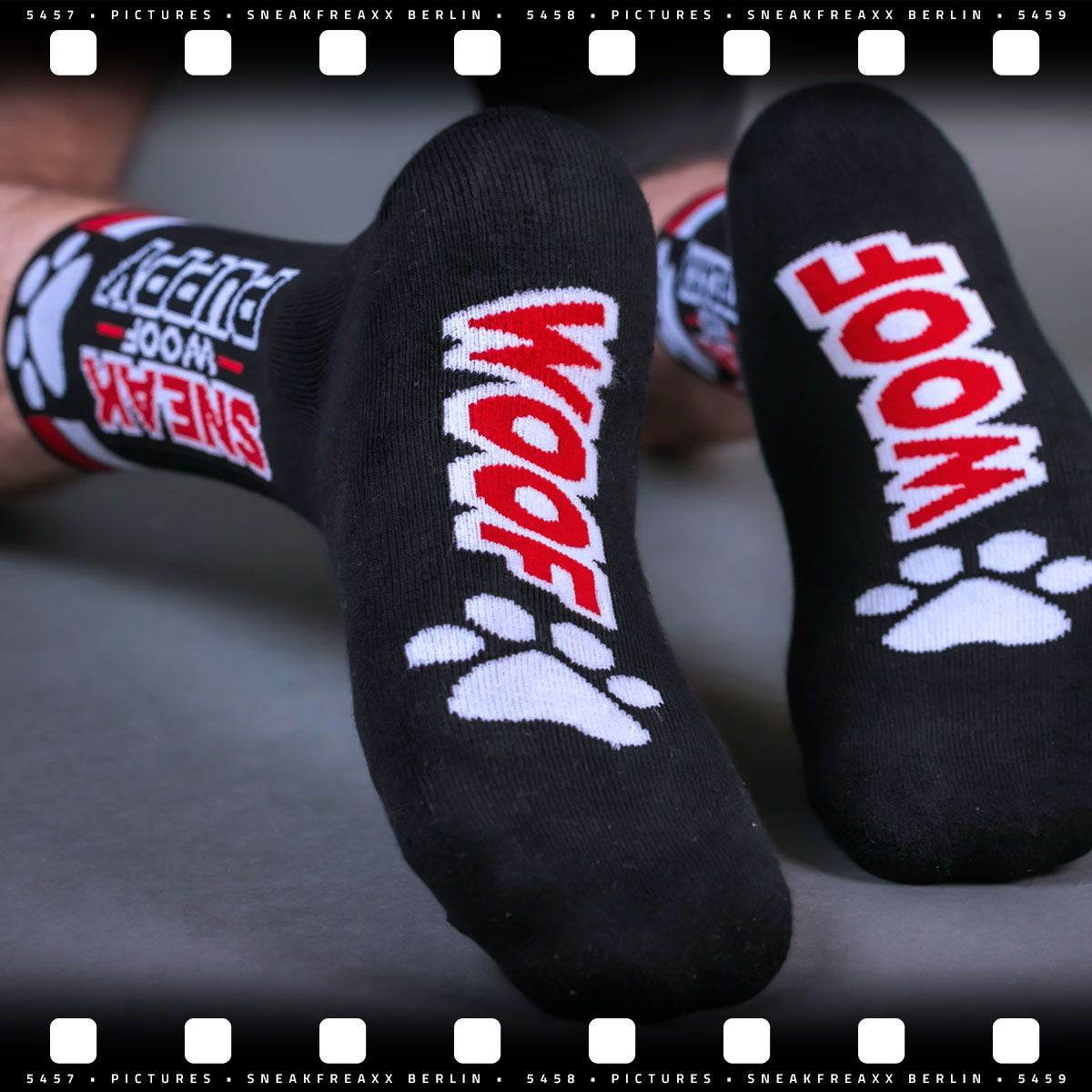 SNEAKFREAXX Woof Puppy Socks Black Red