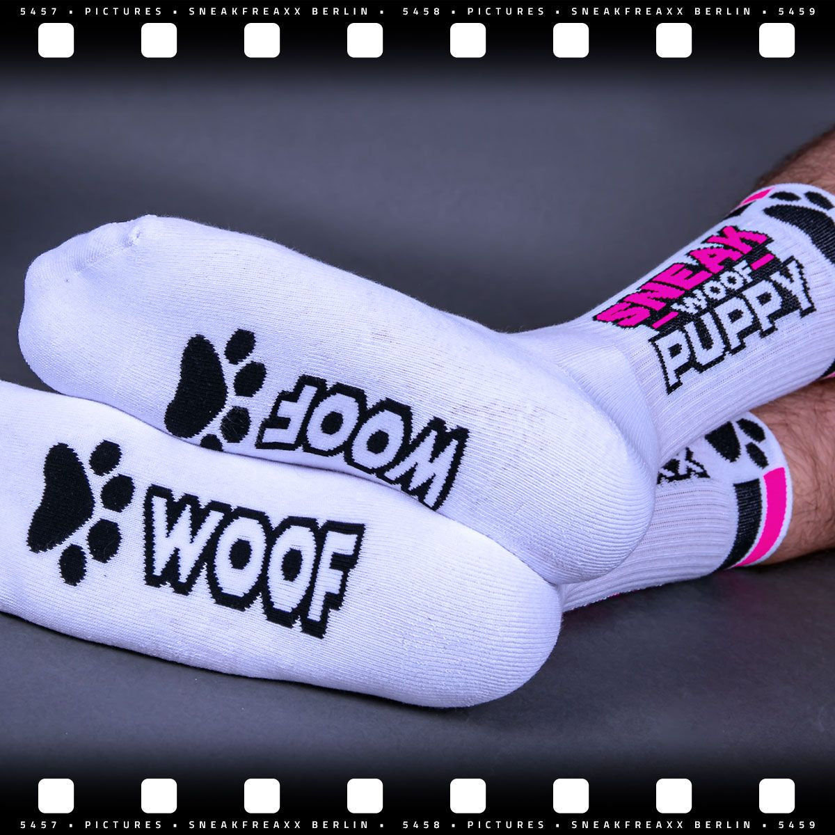 SNEAKFREAXX Woof Puppy Socks White Pink