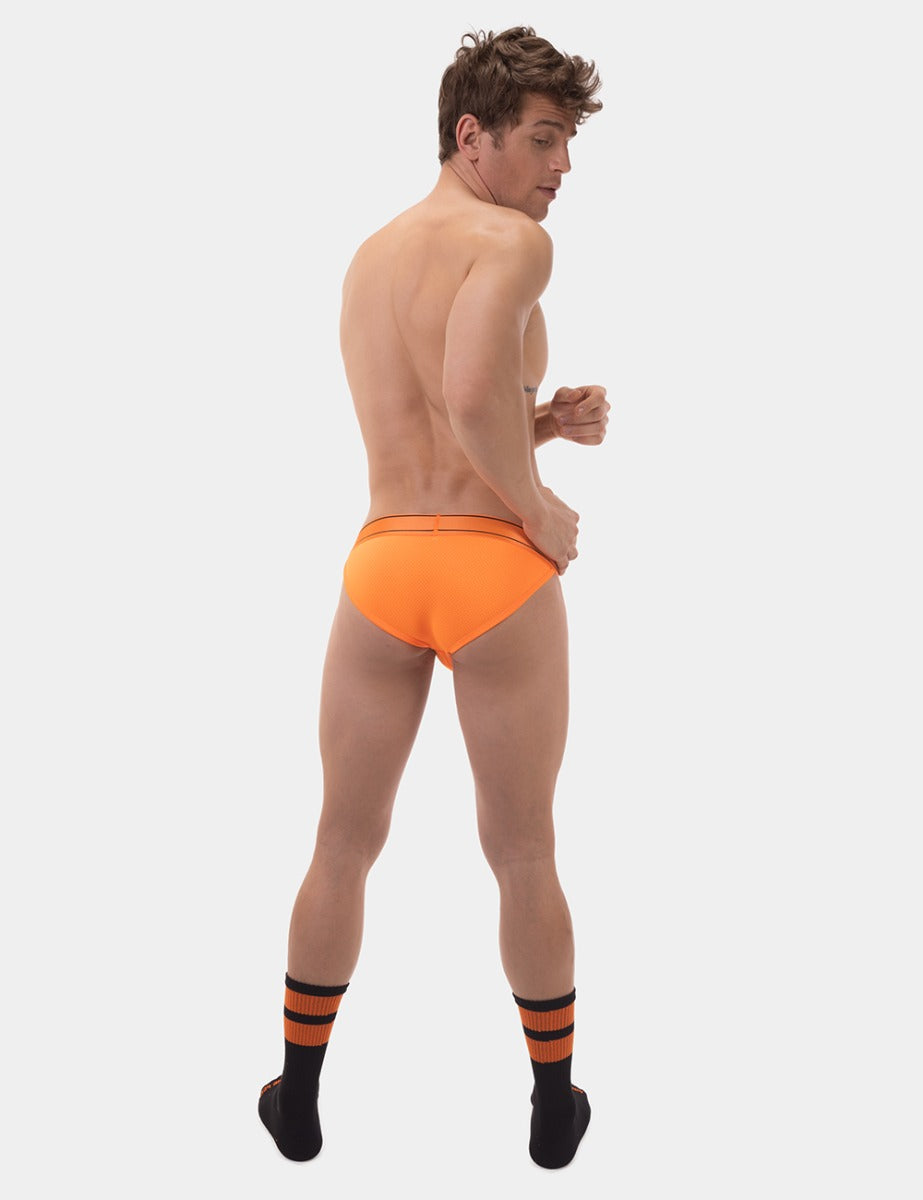 Barcode Berlin Brief Tijure Neon Orange