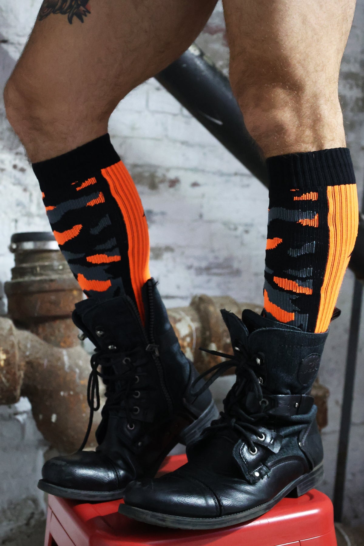 Breedwell Neo Camo Socks Neon Orange - FETCH